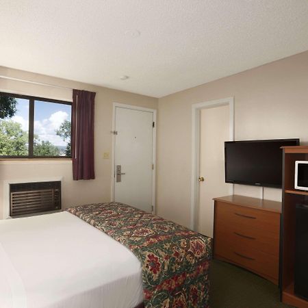 Days Inn By Wyndham Cortez Dış mekan fotoğraf