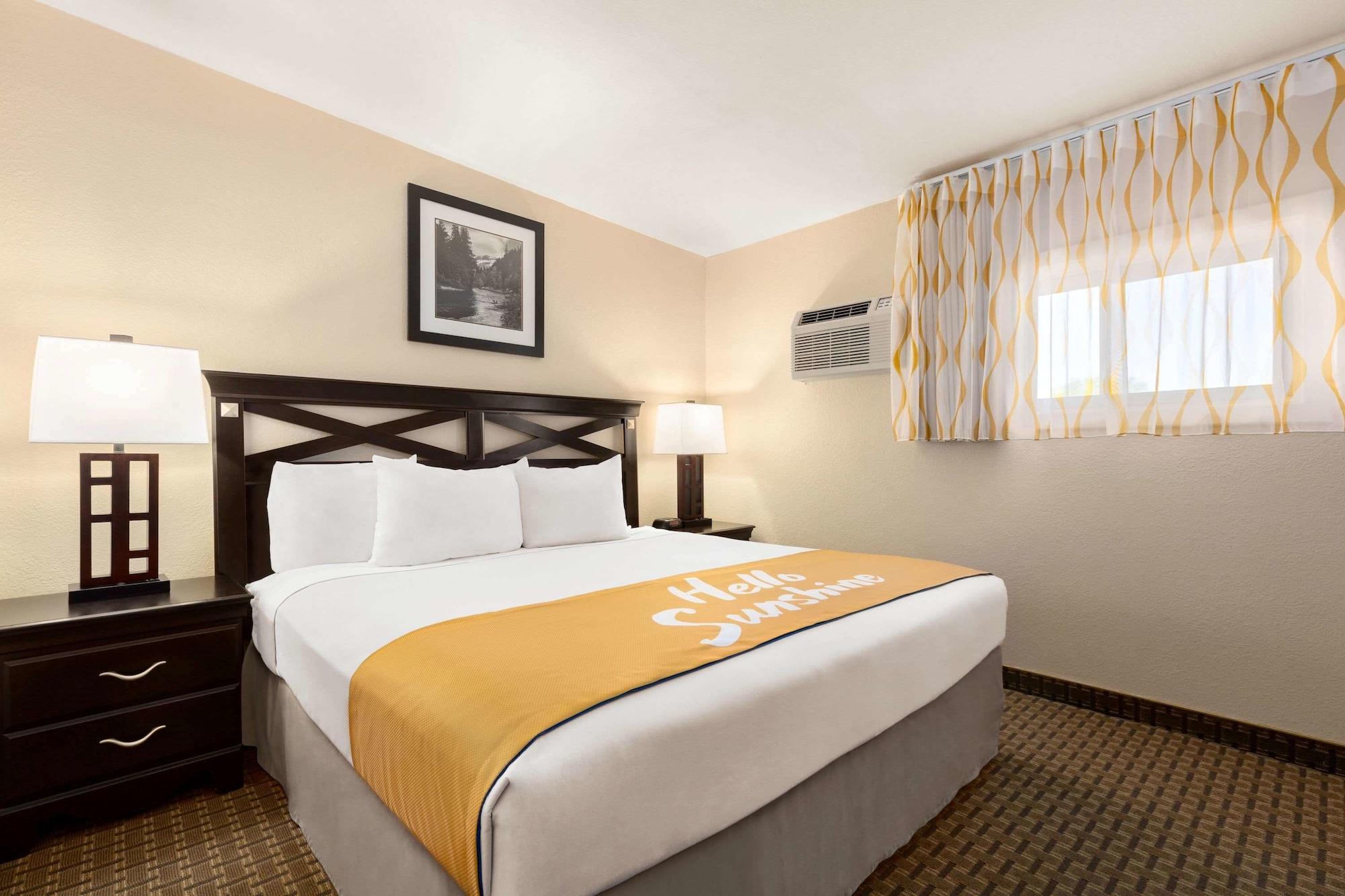 Days Inn By Wyndham Cortez Dış mekan fotoğraf